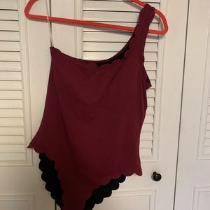 BNWT MyCoco One Piece Textured Scalloped One Shoulder Bathingsuit. XL. Burgundy